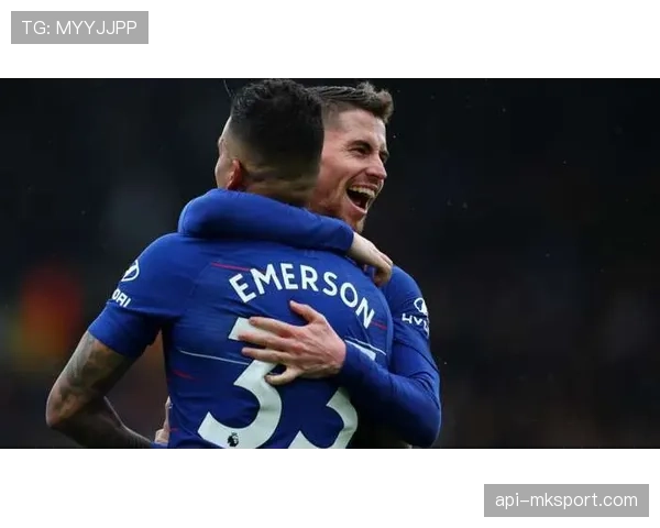 “实时:巴黎圣日耳曼上半场完成18次传中,但仅1次射正目标” “实时:巴黎圣日耳曼上半场完成18次传中,但仅1次射正目标”